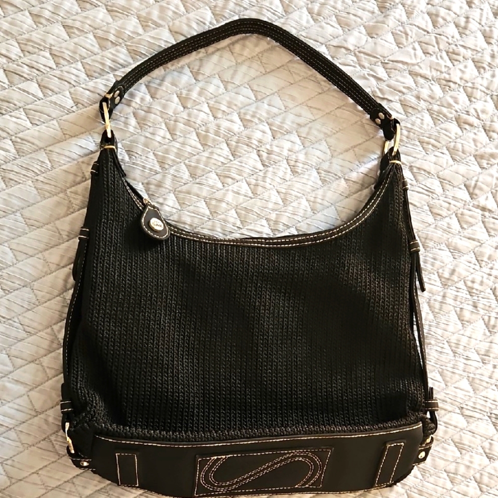 THE SAK Black Shoulder Bag Purse Crochet Casual Style Retired Beautiful